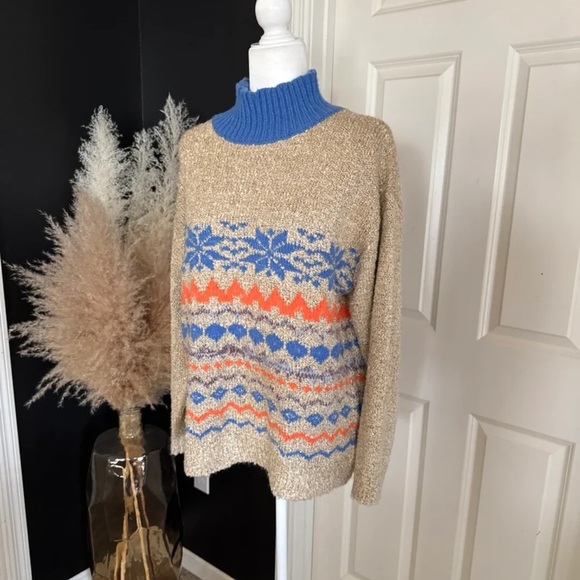 Easel Los Angeles Cowl Neck Snowflake printed Sweater 
Size Large - Picture 3 of 12